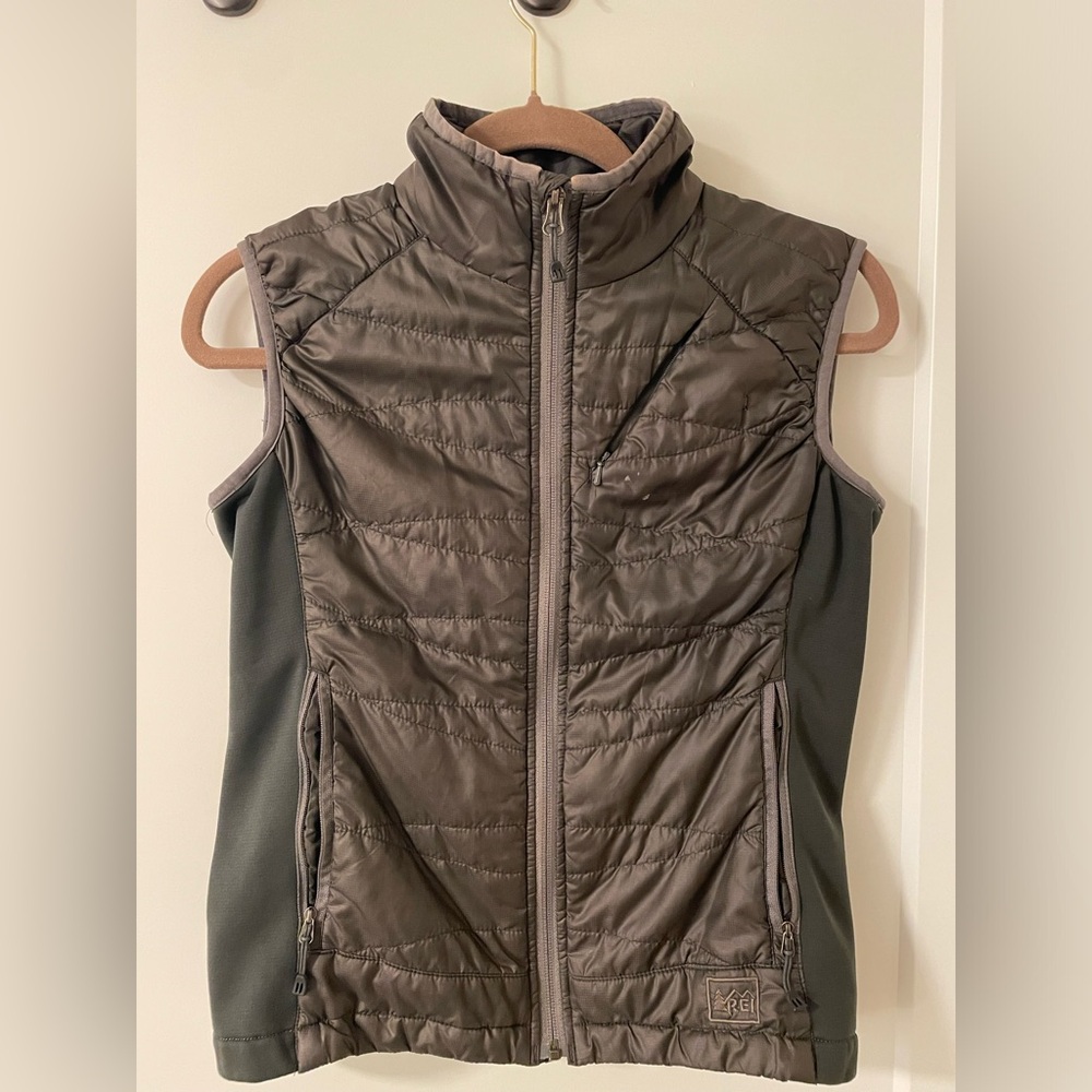 REI Vest for men/women.